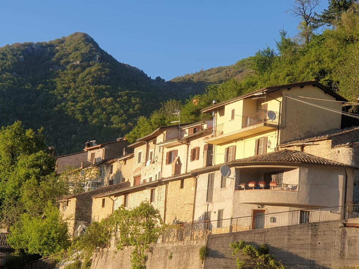 La Casa Sul Fiordo Lago Del Turano Paganico Sabino Экстерьер фото
